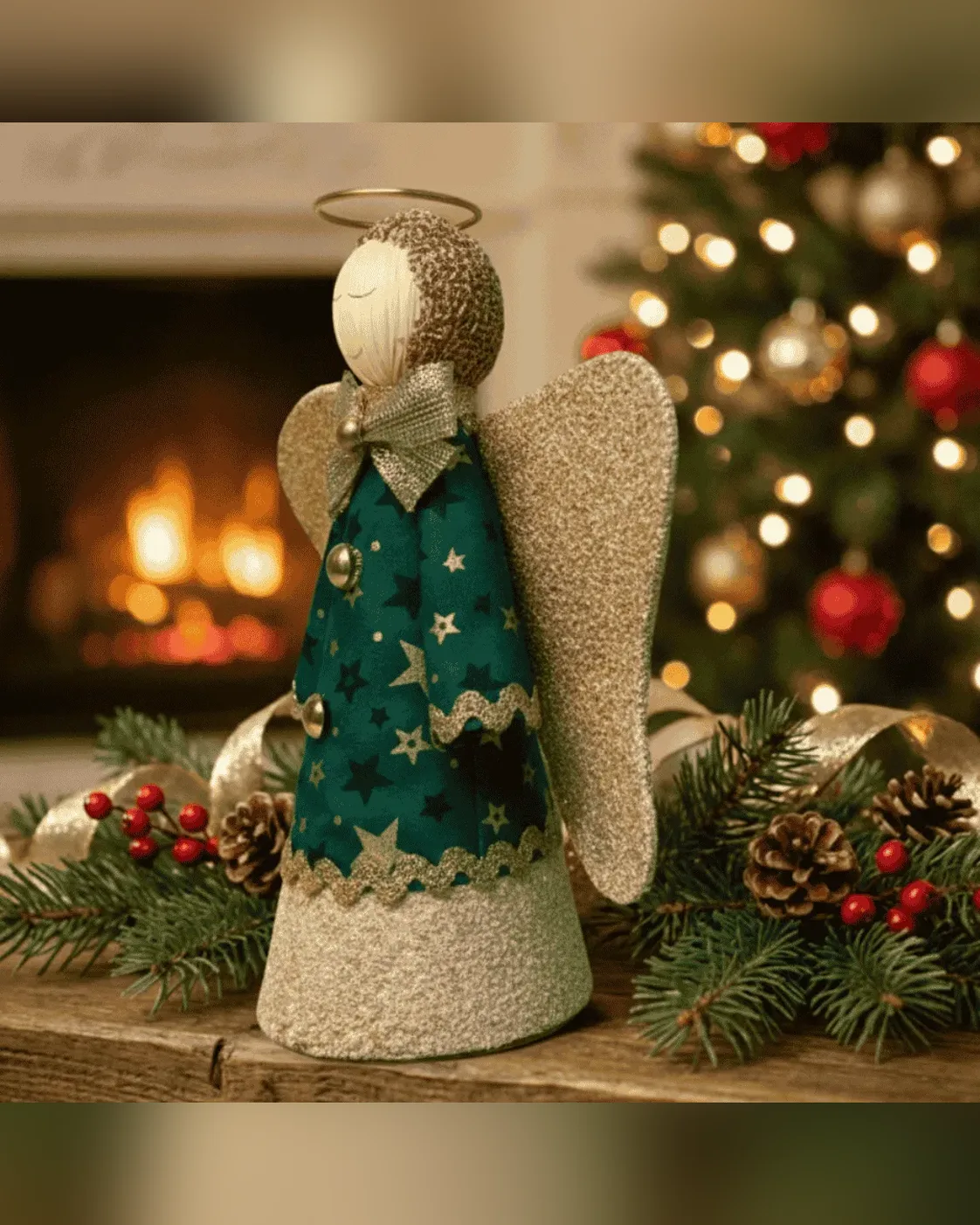 Enfeite de Árvore de Natal Anjo de Tecido Verde e Dourado 18cm 2
